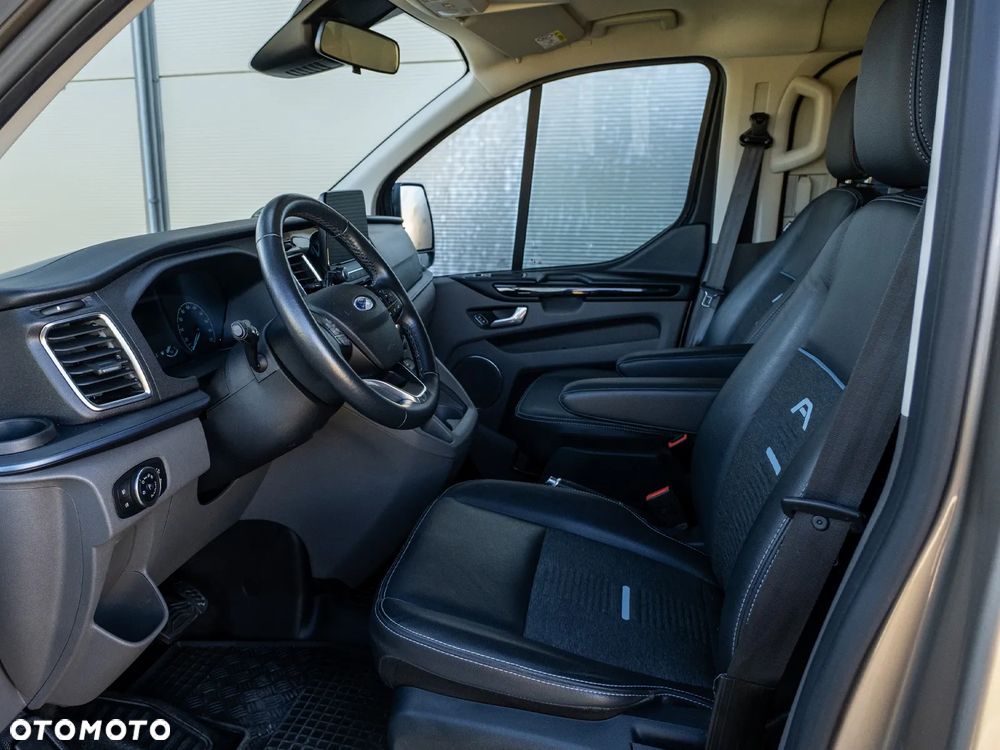 Ford Tourneo Custom - 15