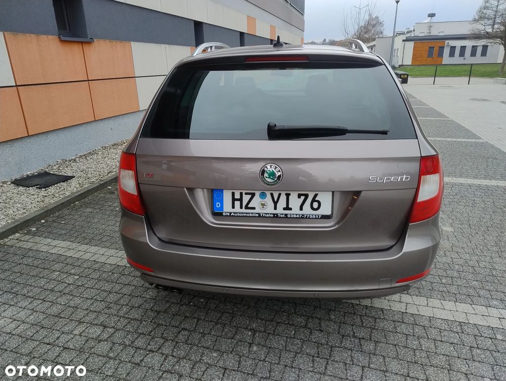 Skoda Superb 2.0 TDI Exclusive - 6