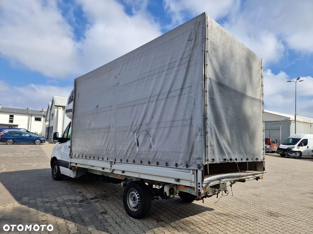 Mercedes-Benz Sprinter 319 Sypialka Led - 14