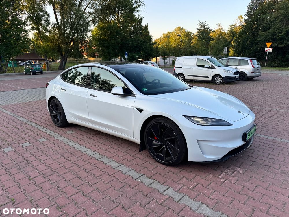 Tesla Model 3 - 7