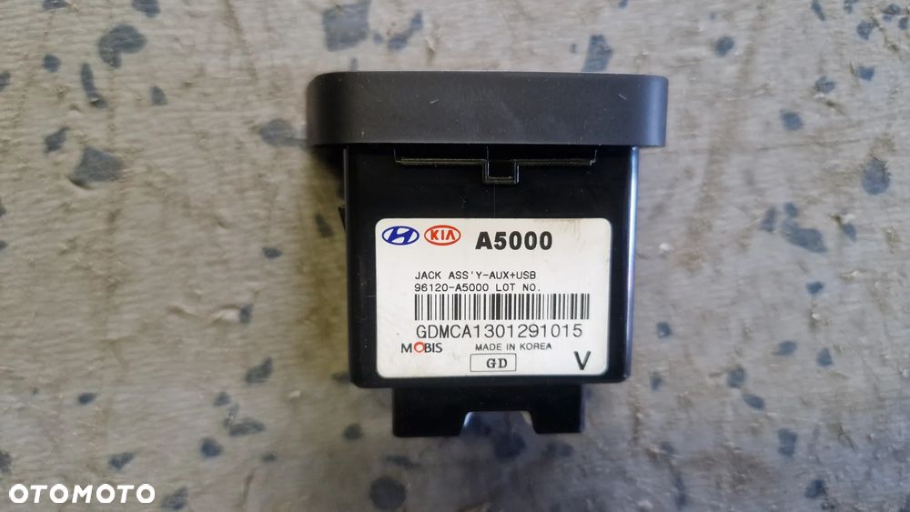 HYUNDAI I30 II GNIAZDO USB AUX 96120-A5000 - 3