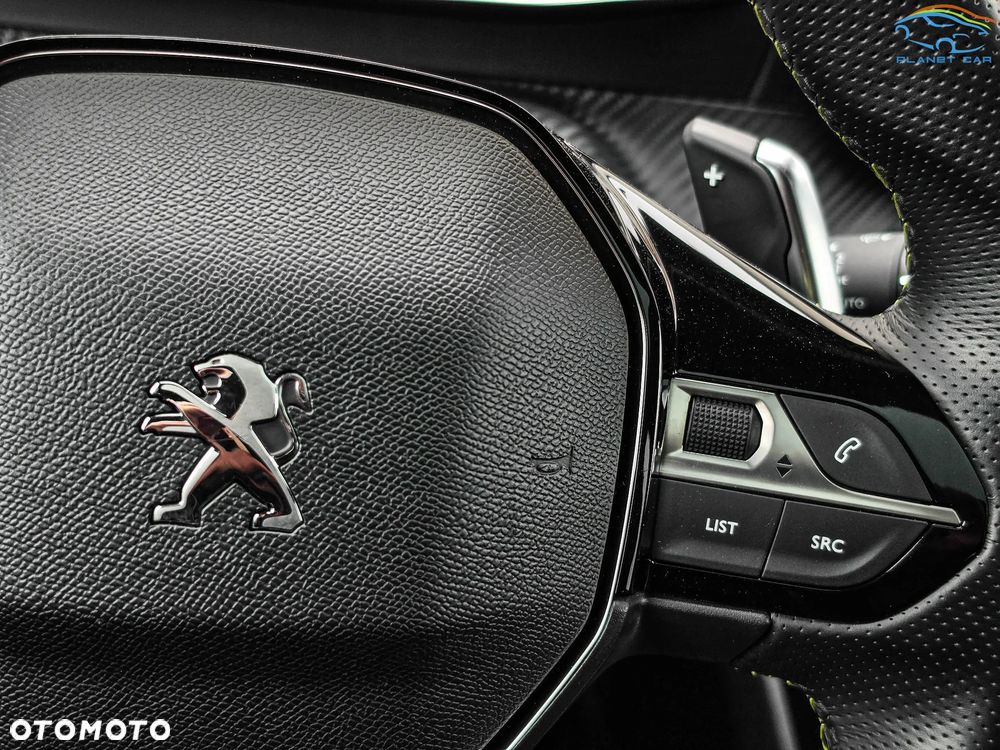 Peugeot 2008 PureTech 130 EAT8 GT - 25
