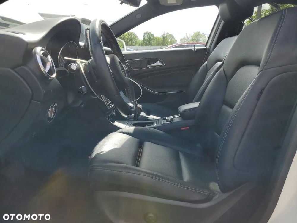 Mercedes-Benz GLA - 7