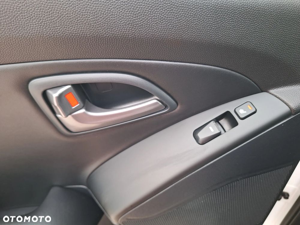 Hyundai ix35 1.6 2WD blue Trend - 36