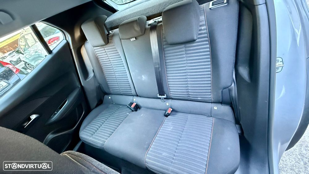 Peugeot 2008 1.2 PureTech Active Pack EAT8 - 9