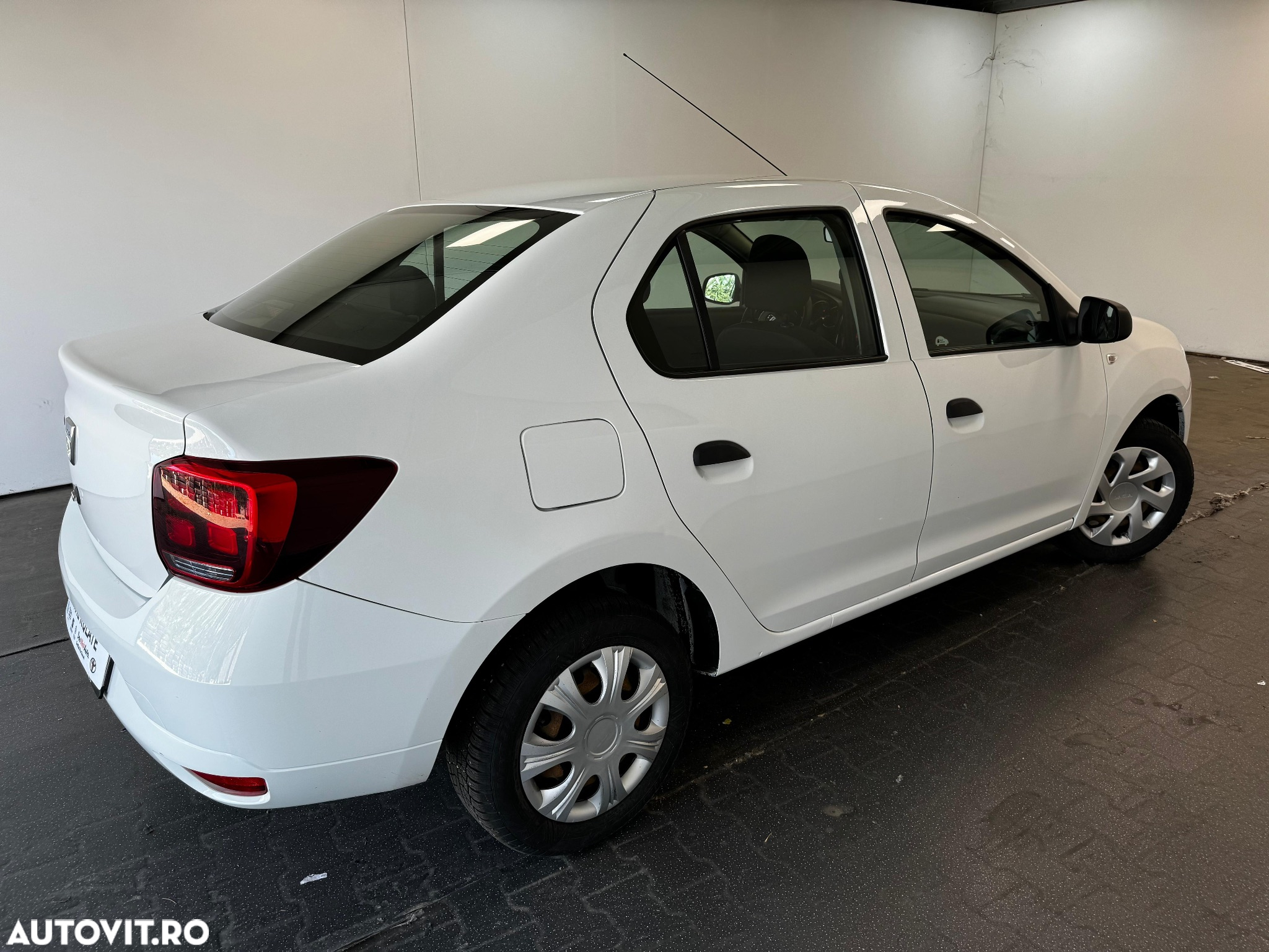 Dacia Logan 1.0 SCe SL PLUS - 11