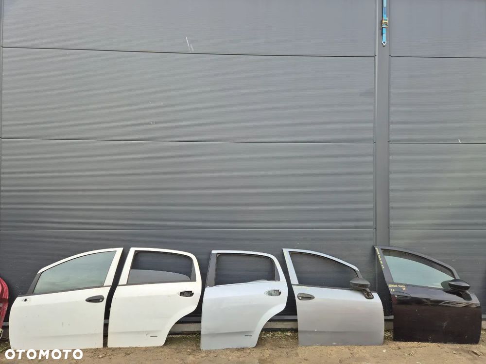 DRZWI FIAT GRANDE PUNTO 5D - 2