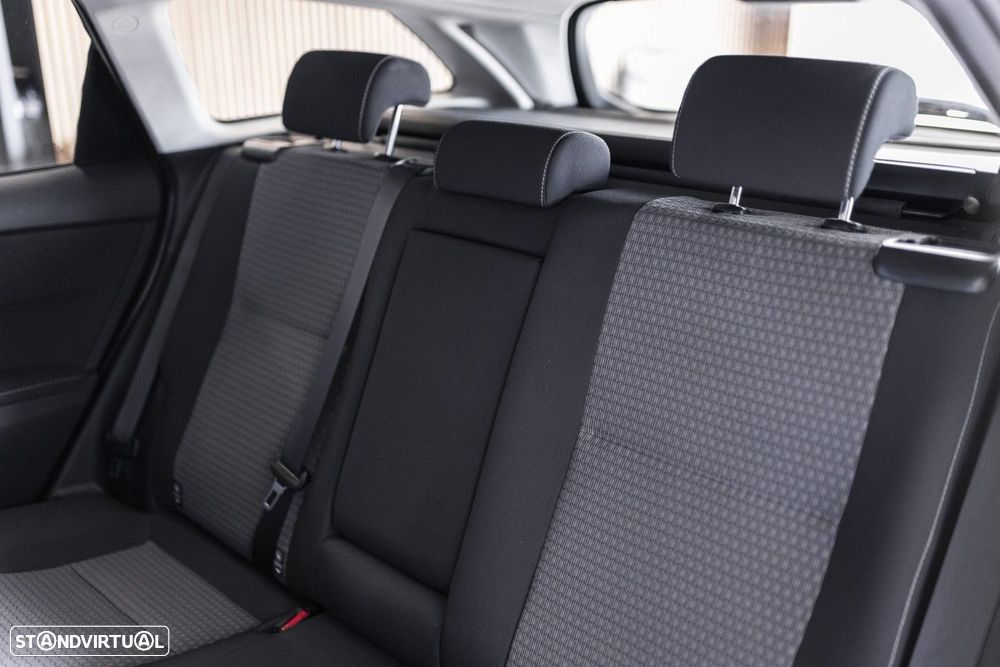 Toyota Auris Touring Sports 1.8 HSD Sport+Navi - 34