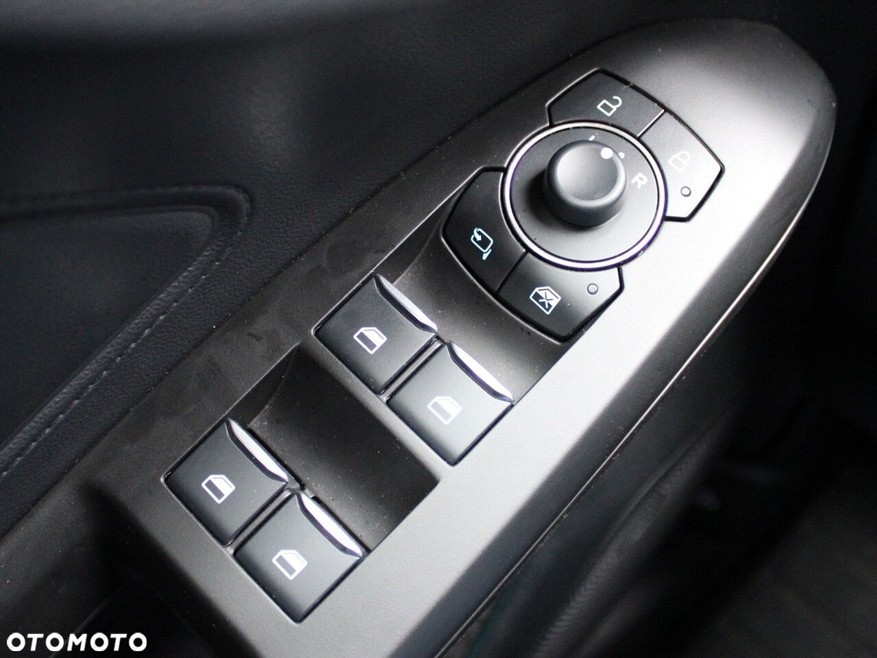 Ford Focus - 32