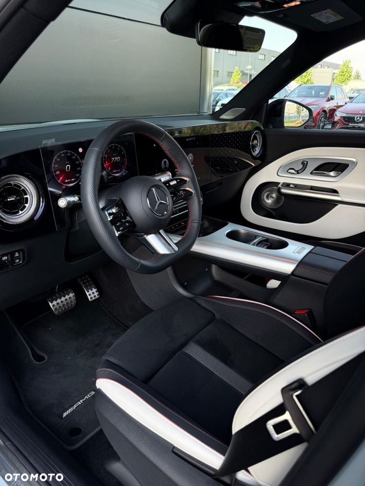 Mercedes-Benz GLB - 29