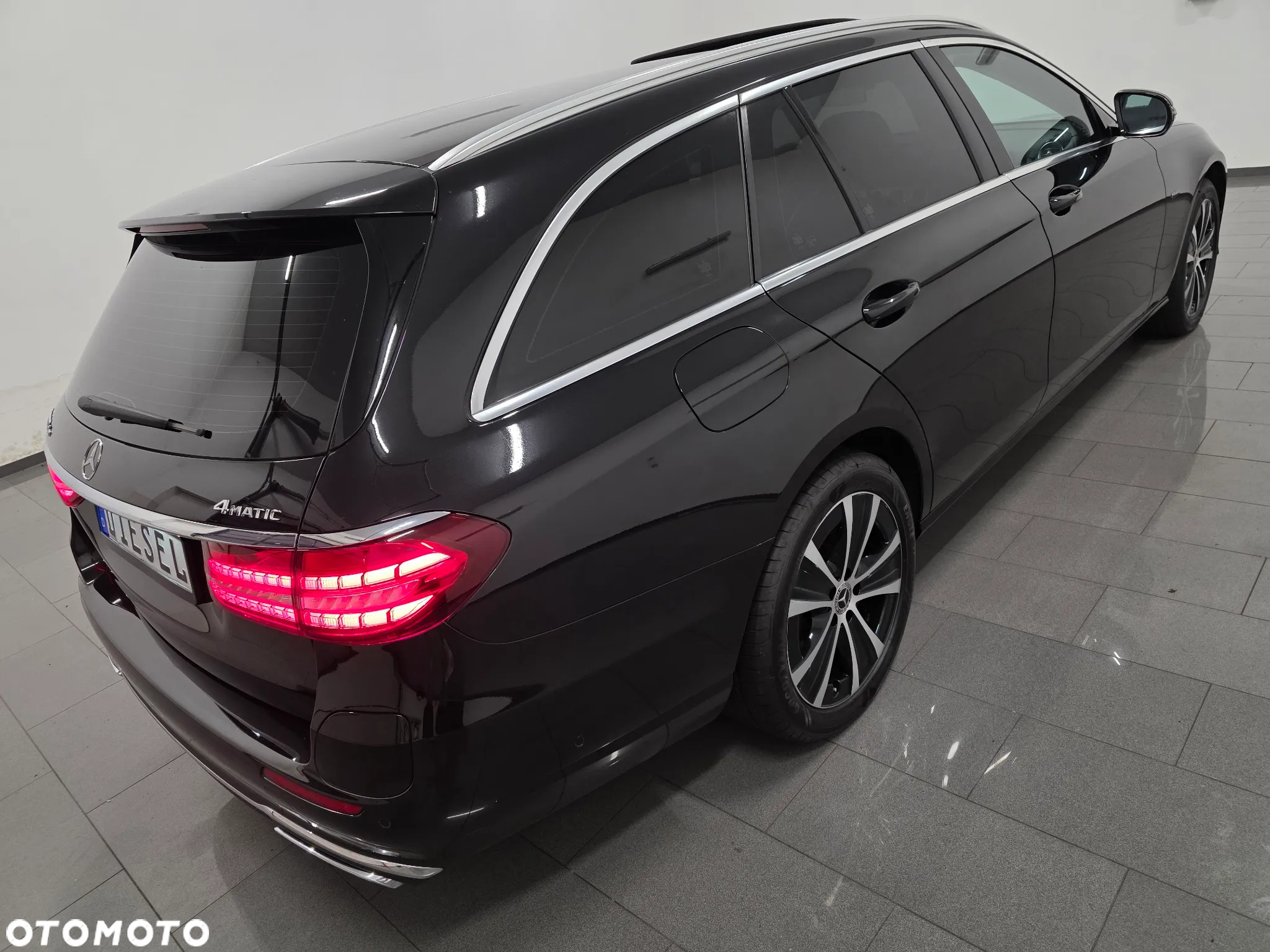 Mercedes-Benz Klasa E 220 d 4Matic 9G-TRONIC AMG Line - 6