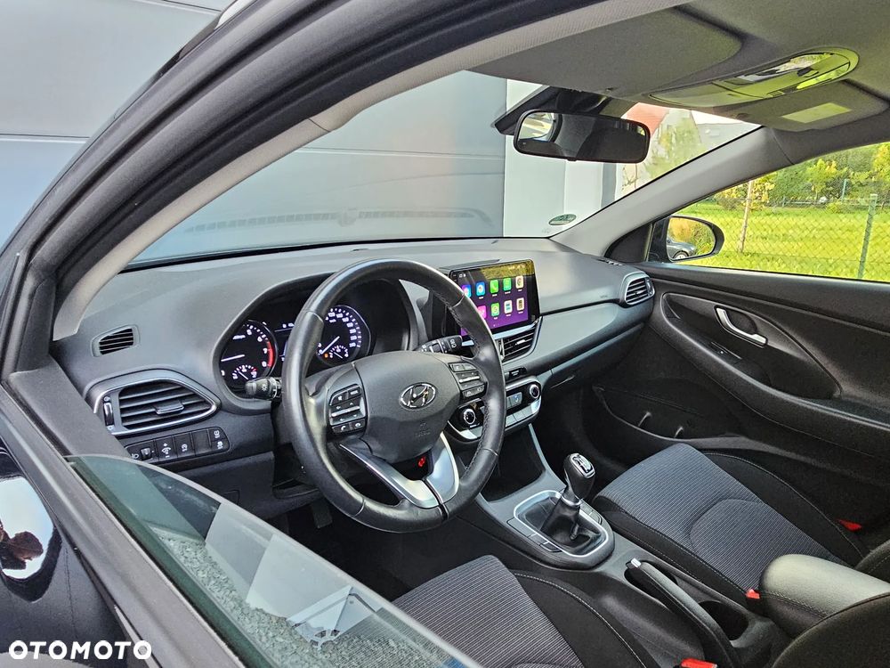 Hyundai i30 1.5 DPI Classic + - 11