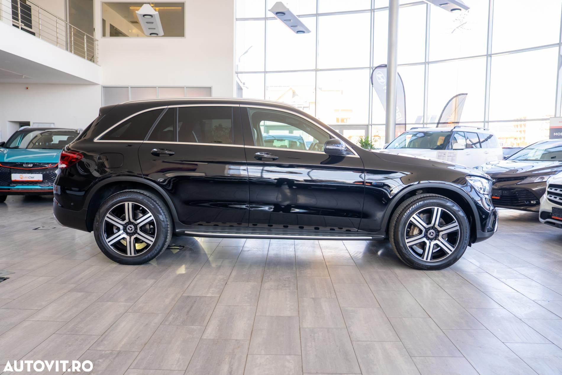 Mercedes-Benz GLC 300 e 4Matic 9G-TRONIC - 11