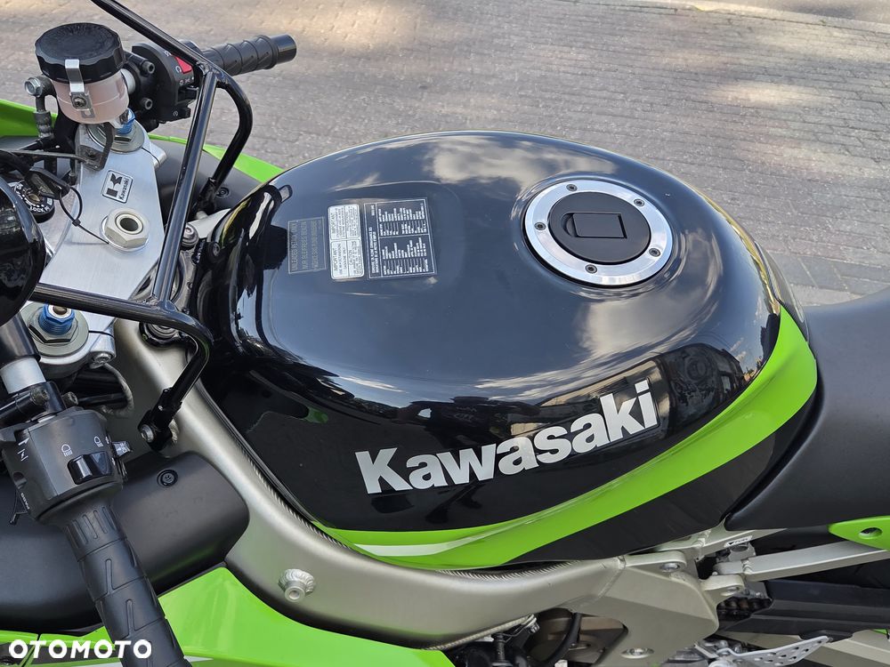 Kawasaki ZX - 22