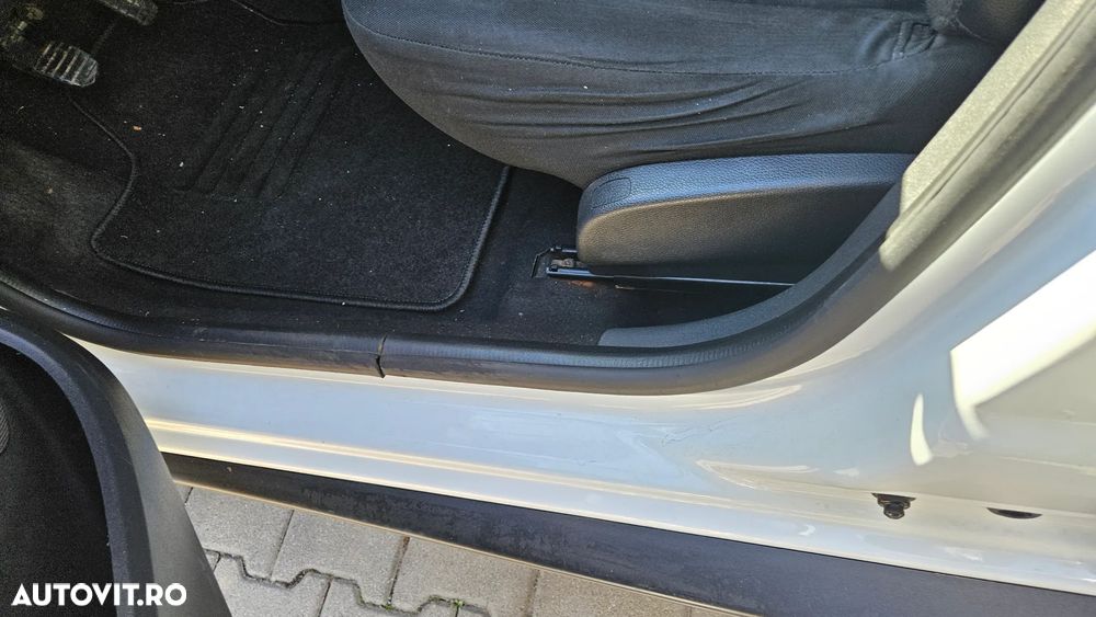 Dacia Duster 1.6 4x2 Laureate - 15