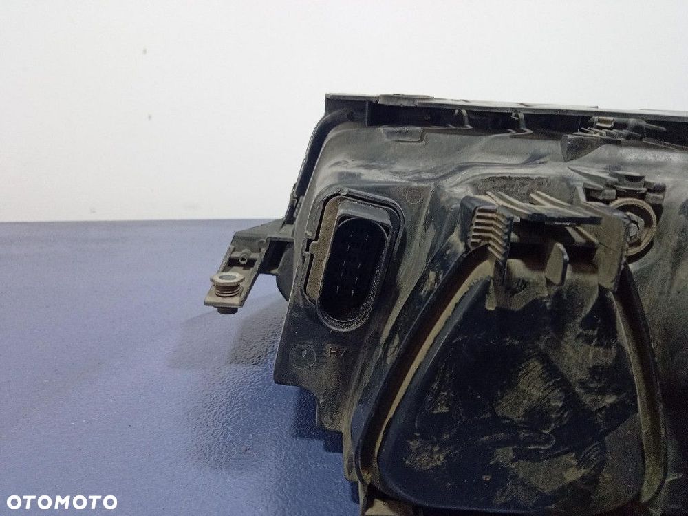 VW PASSAT B5 FL LIFT REFLEKTOR PRAWY LAMPA EU 20-6243 - 6