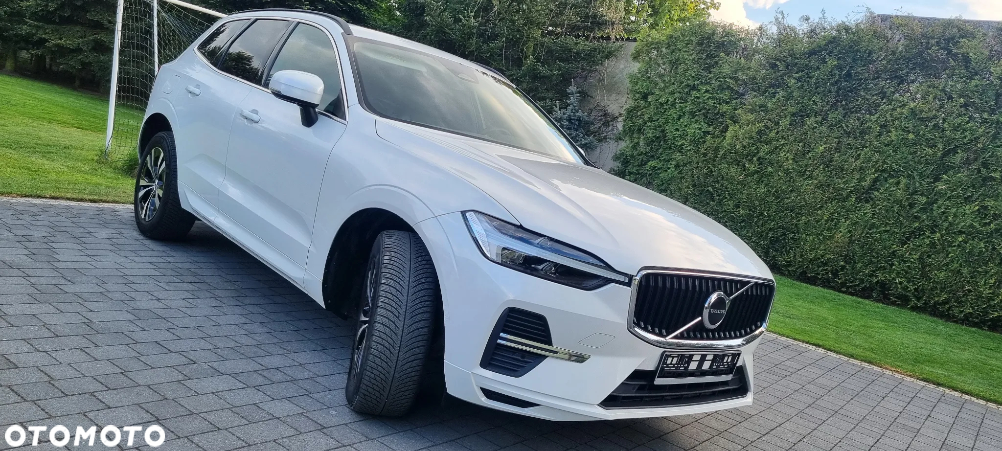 Volvo XC 60 B4 D Geartronic Momentum Pro - 4