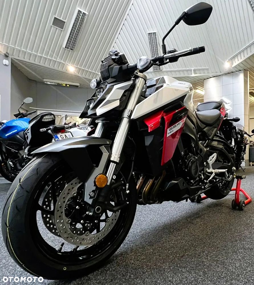 Suzuki GSX - 25