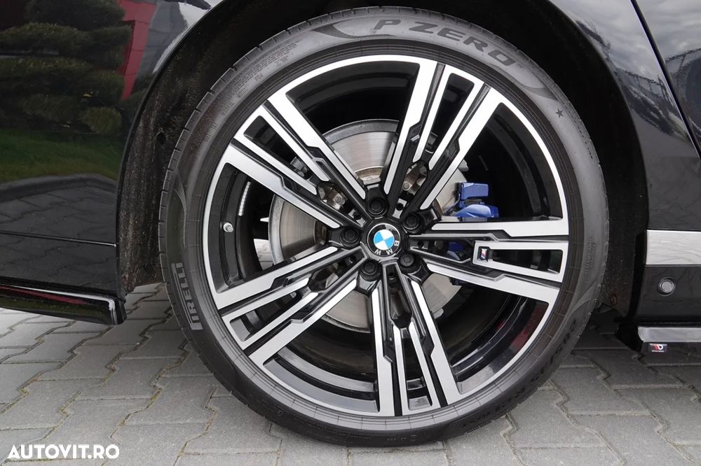 BMW Seria 7 730d xDrive MHEV - 19