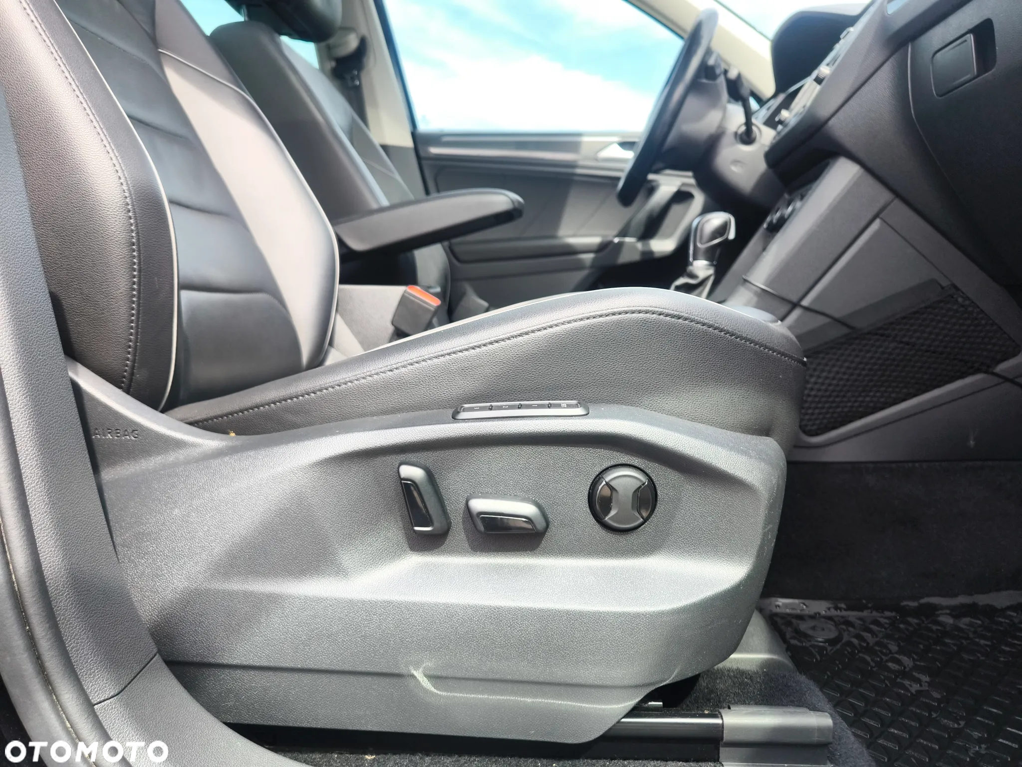 Volkswagen Tiguan 2.0 TDI SCR 4MOTION (BlueMotion Techn.) DSG Highline - 26