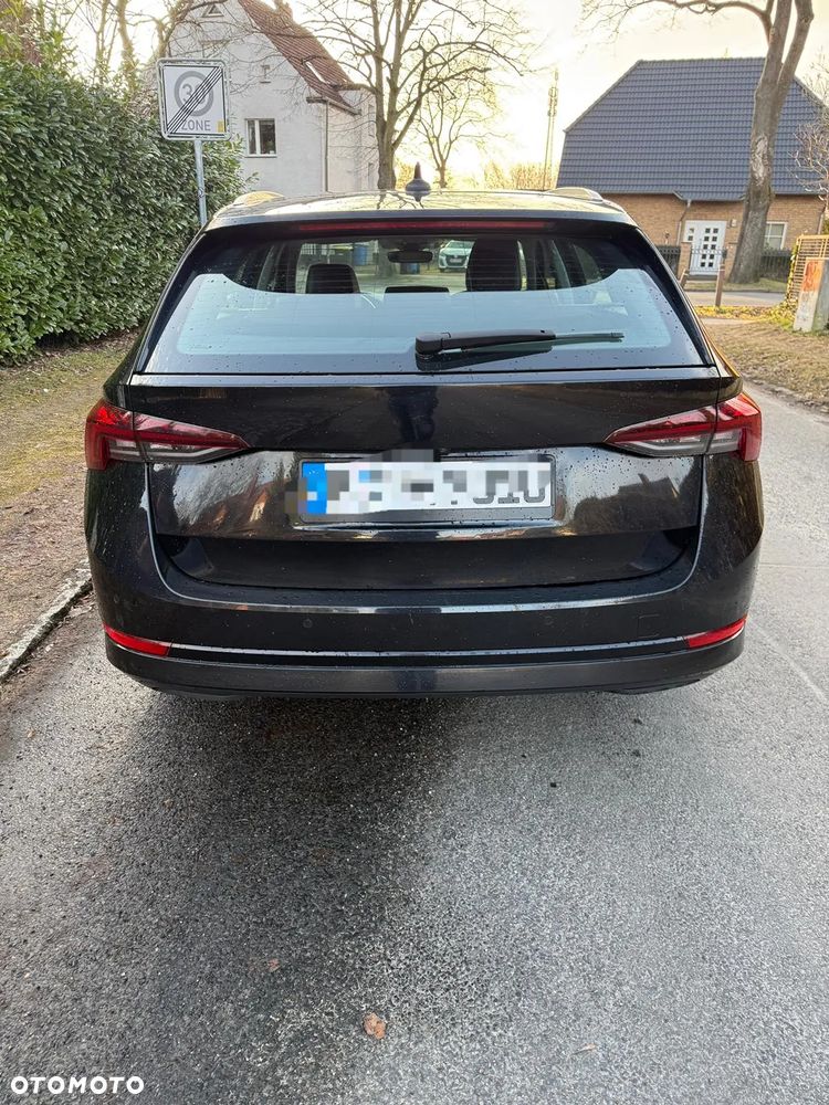 Skoda Octavia 2.0 TDI DSG Edition - 4