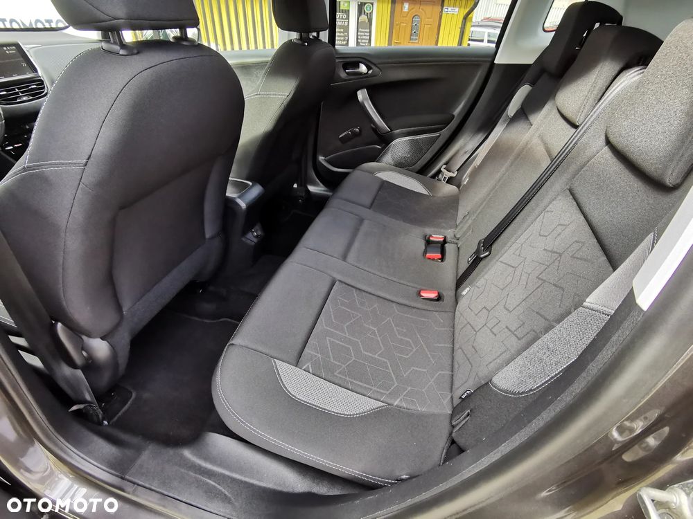 Peugeot 2008 1.2 Pure Tech Style EU6 - 8