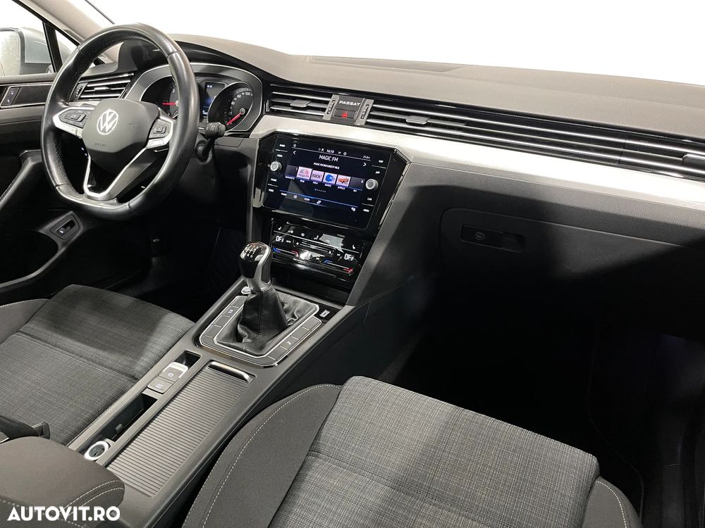 Volkswagen Passat 2.0 TDI Comfortline - 9