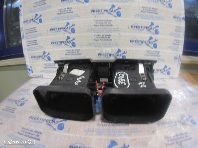 Grelha Friso A2048307454 MERCEDES W204 S204 2010 C220cdi 170CV 5P PRETO MEIO GRE DE VENTILAÇÃO - 2