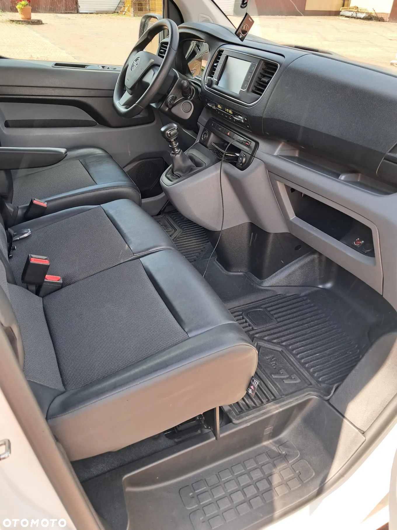 Opel Vivaro - 10
