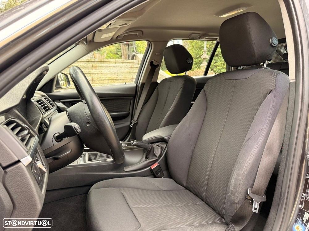 BMW 320 d Touring EfficientDynamics - 30