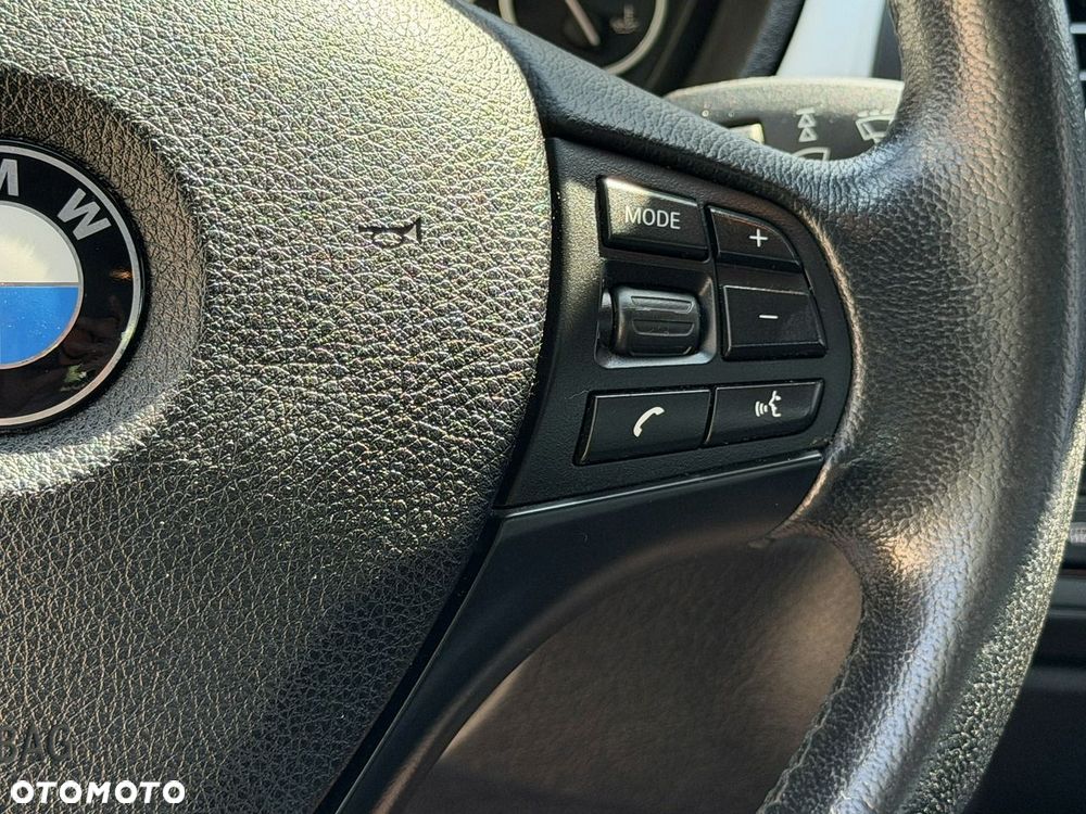 BMW Seria 3 320i Sport Line - 11