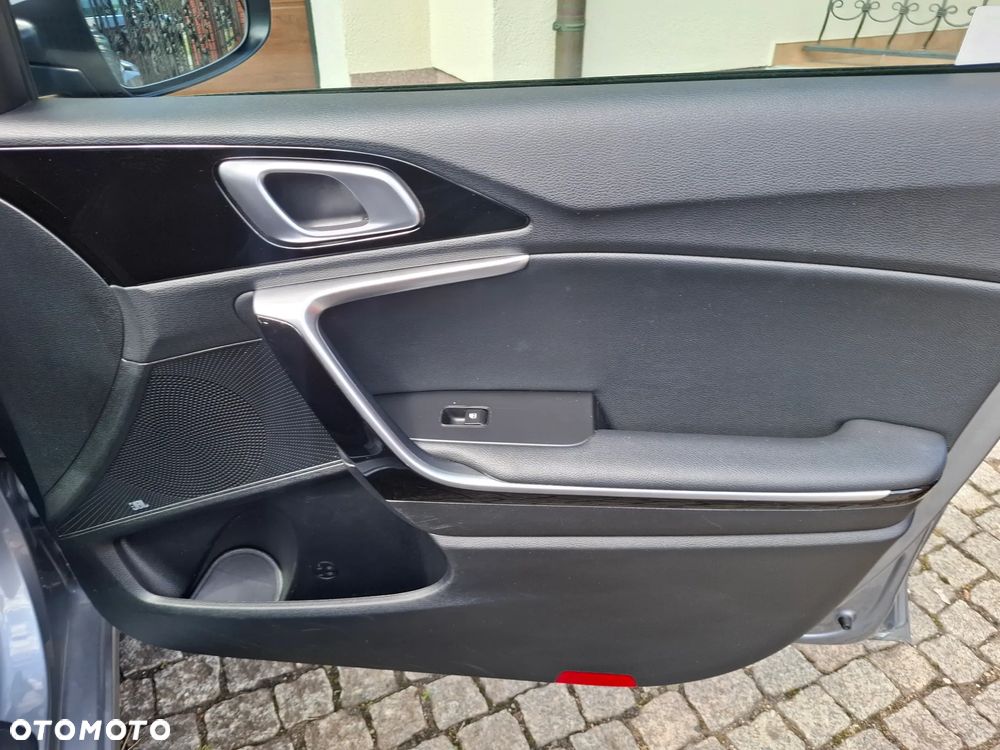 Kia Ceed 1.5 T-GDI Business Line Plus - 36