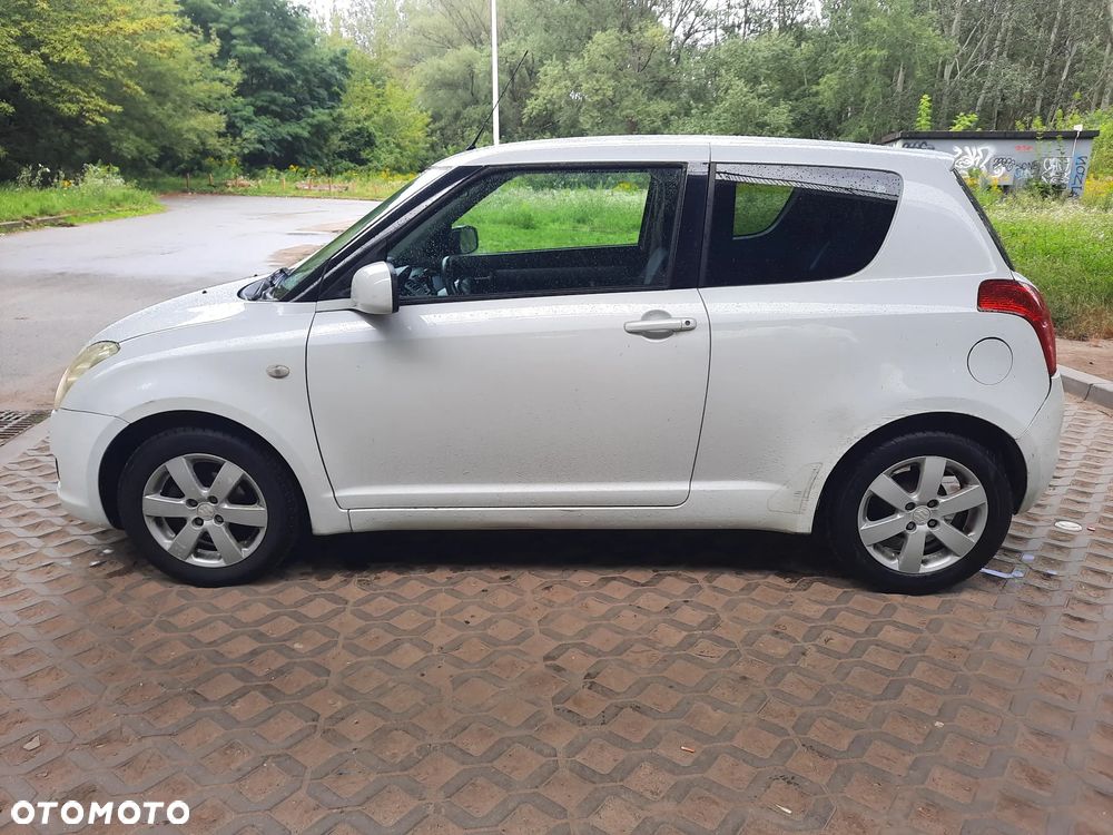 Suzuki Swift 1.3 GS - 2