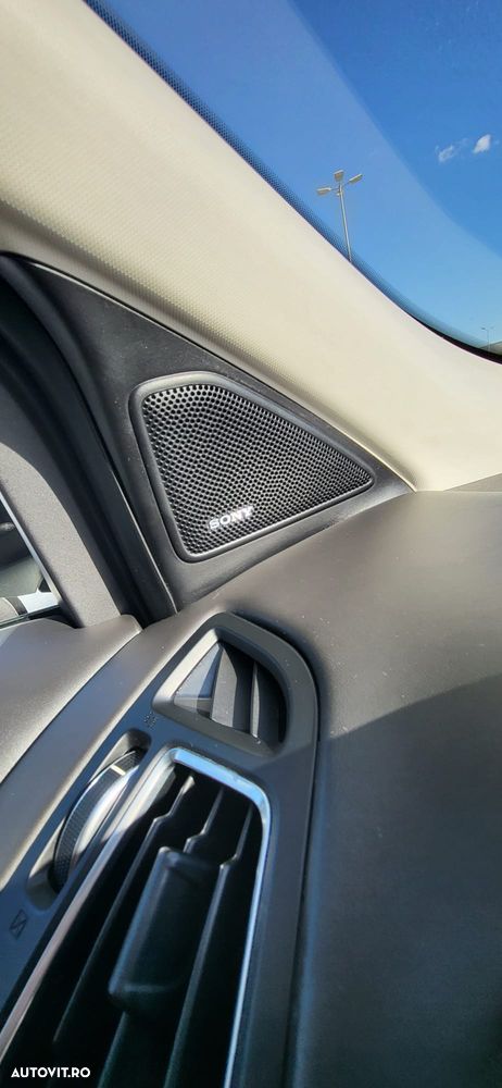 Ford Kuga 2.0 TDCi 4WD Powershift Vignale - 35