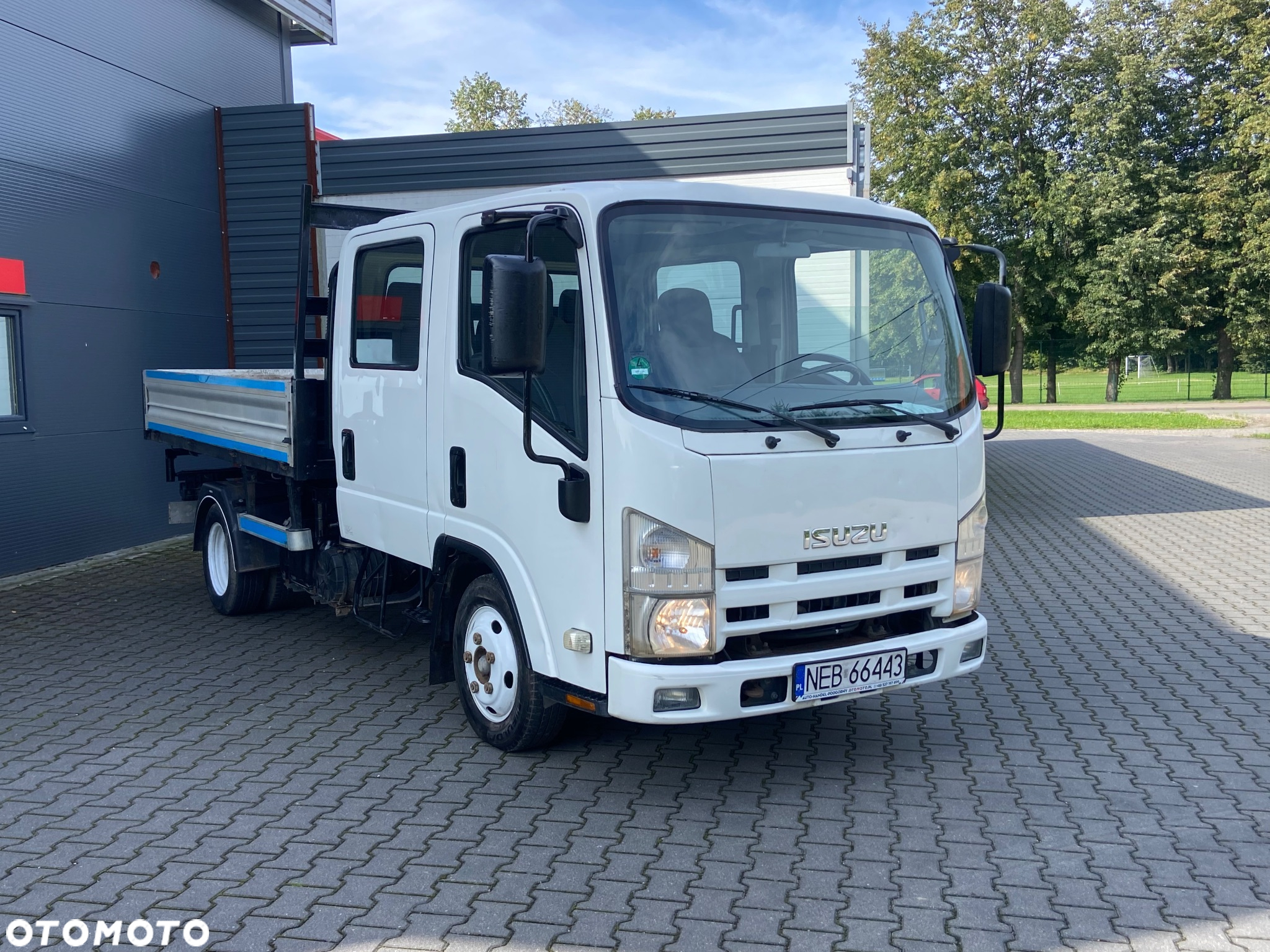 Mitsubishi Fuso - 12