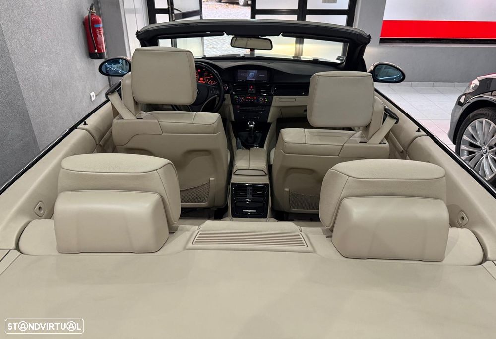 BMW 320 i Edition Exclusive - 35