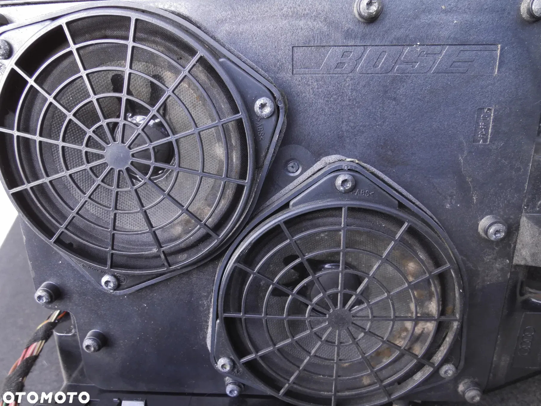 AUDI A3 8L LIFT NAGŁOŚNIENIE BOSE SUBWOOFER 8L0035381H - 2