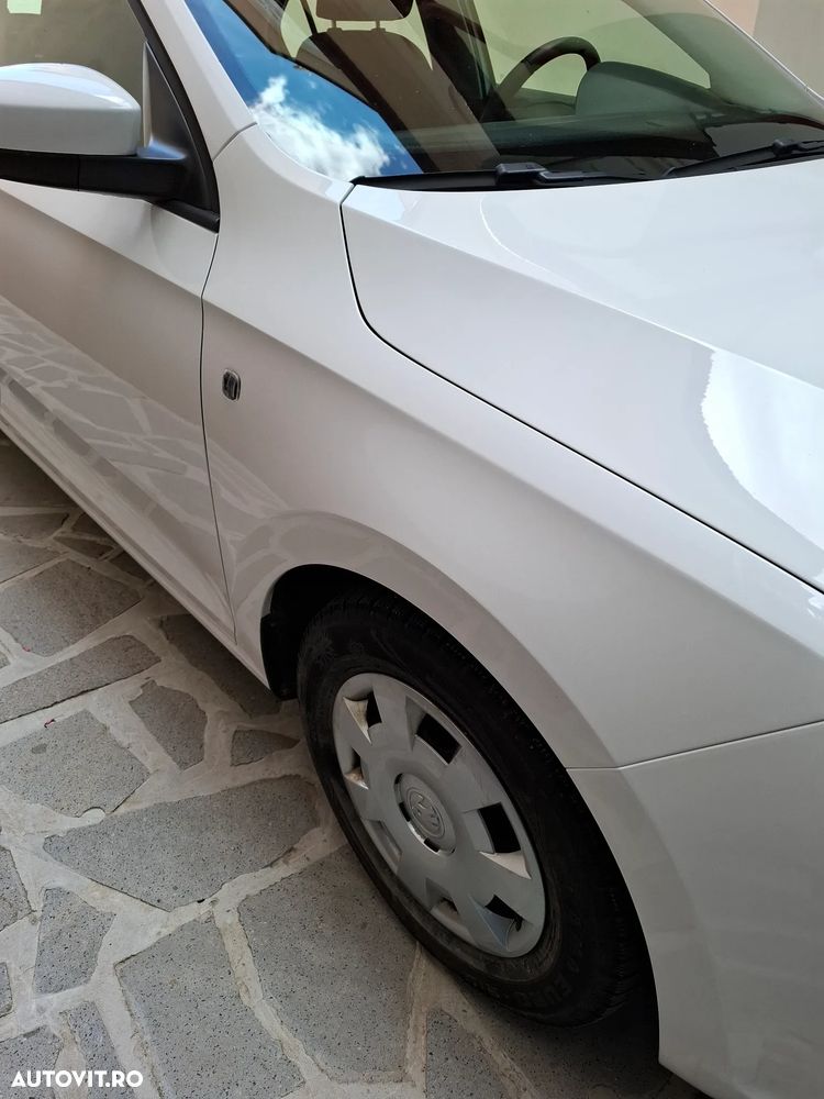 Skoda RAPID 1.2 MPI Active - 14