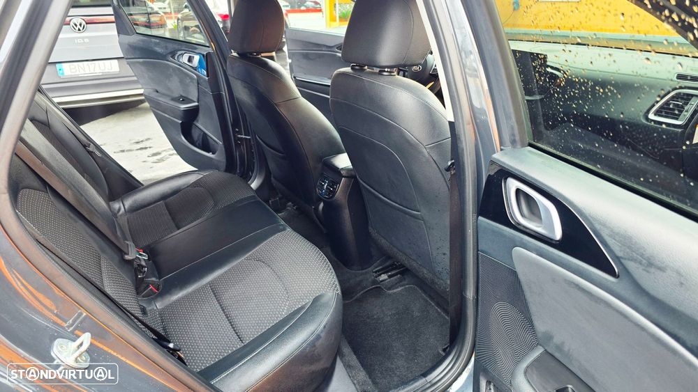 Kia Ceed SW 1.6 CRDi MHEV Drive - 18