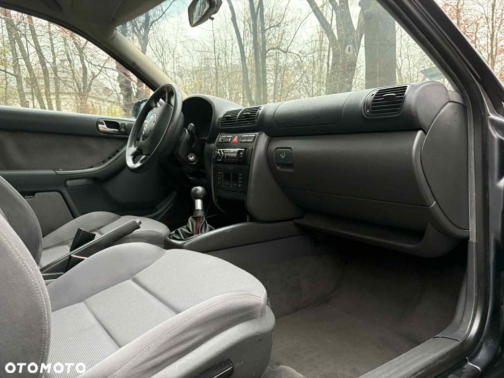 Audi A3 1.6 Ambiente - 8