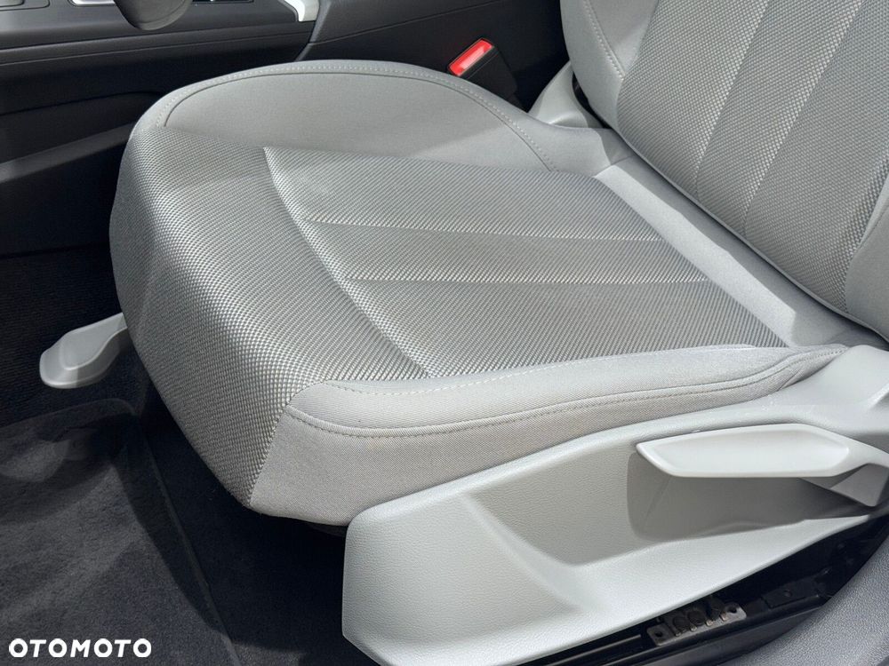 Audi A4 Limousine - 11