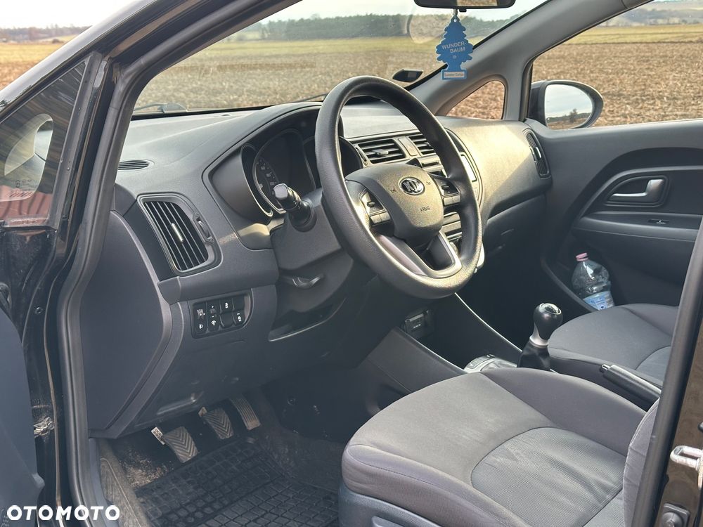 Kia Rio - 23