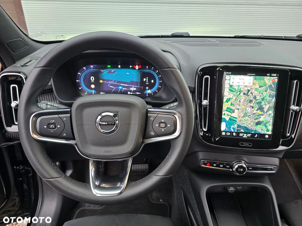 Volvo XC 40 B3 B DKG Plus Black Edition - 33