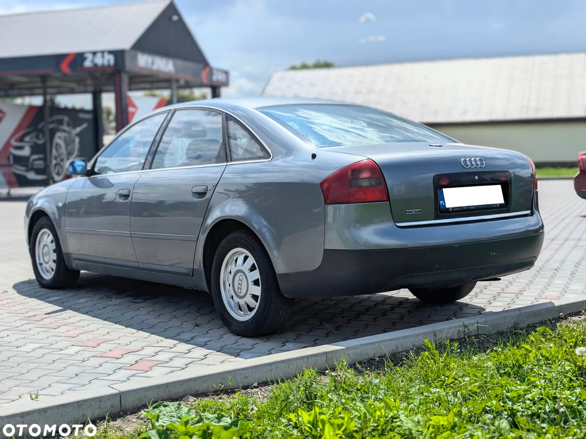 Audi A6 - 4