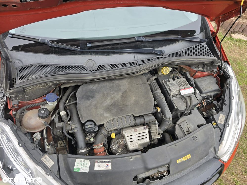Peugeot 208 - 6