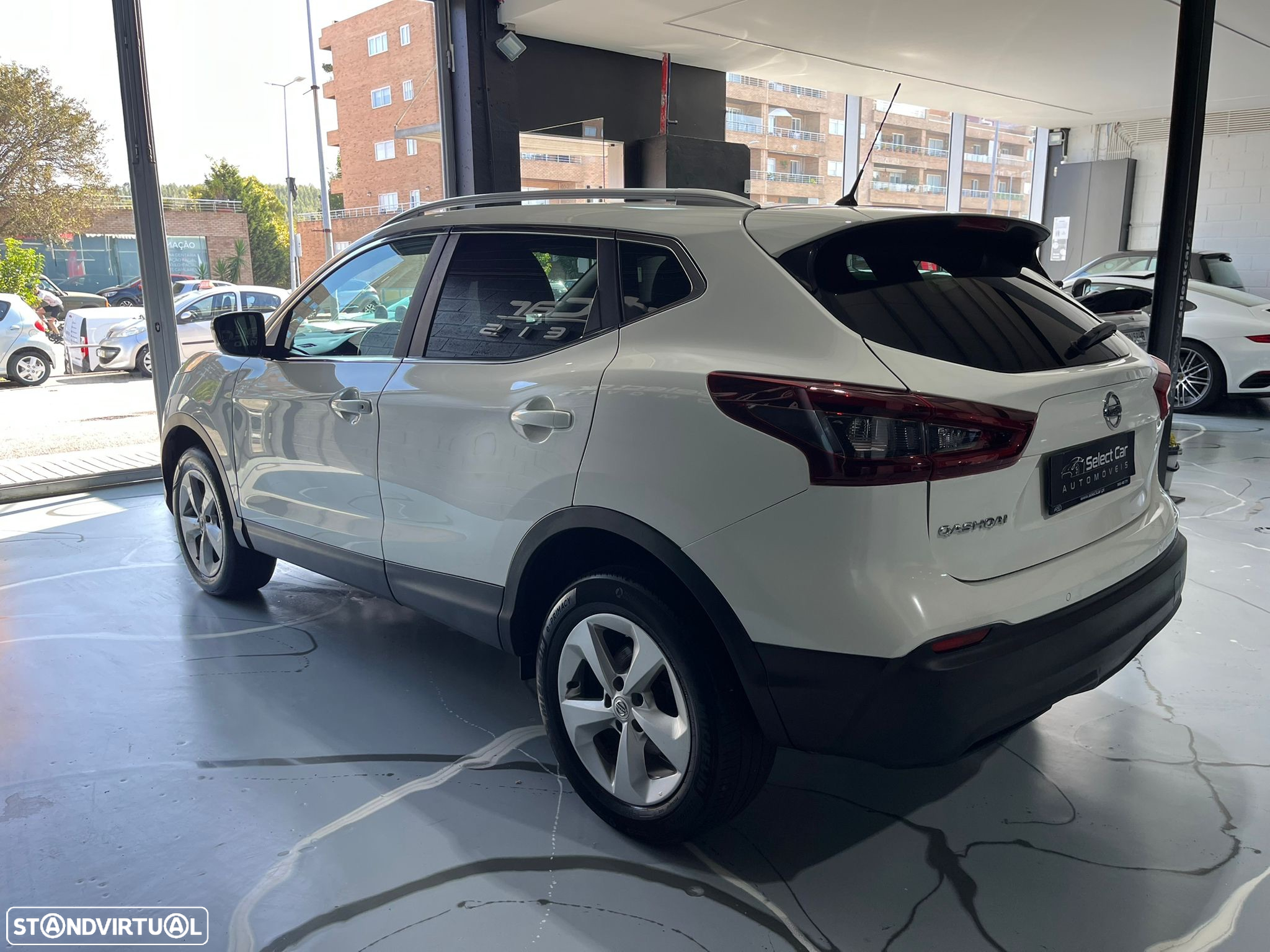 Nissan Qashqai 1.5 dCi N-Connecta - 6