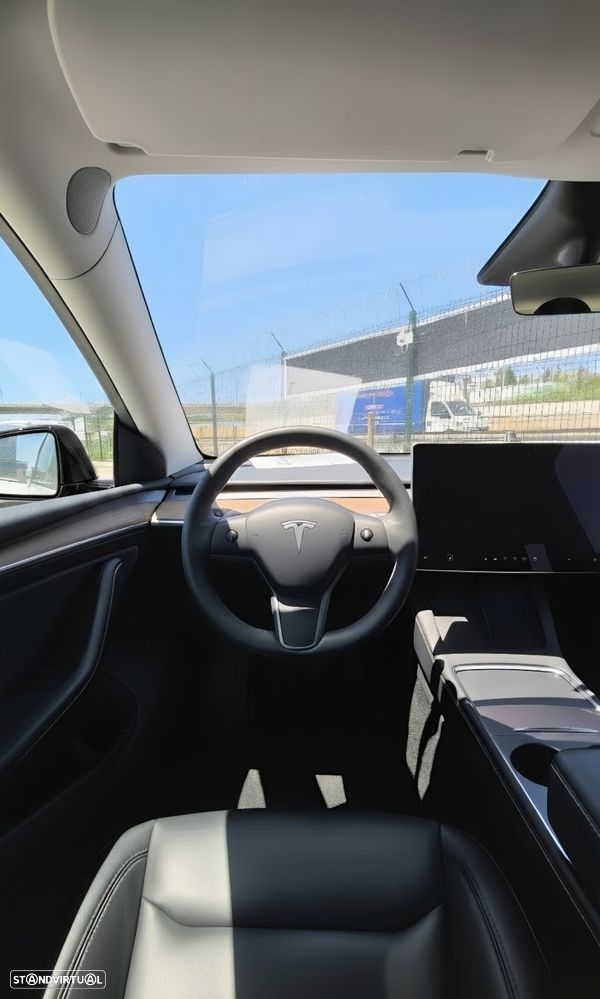 Tesla Model Y Long Range Dual Motor AWD - 10