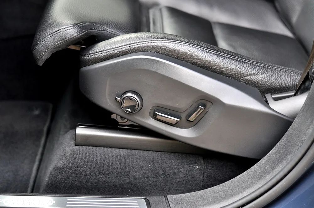 Volvo XC 90 B5 D AWD Geartronic Momentum Pro - 18