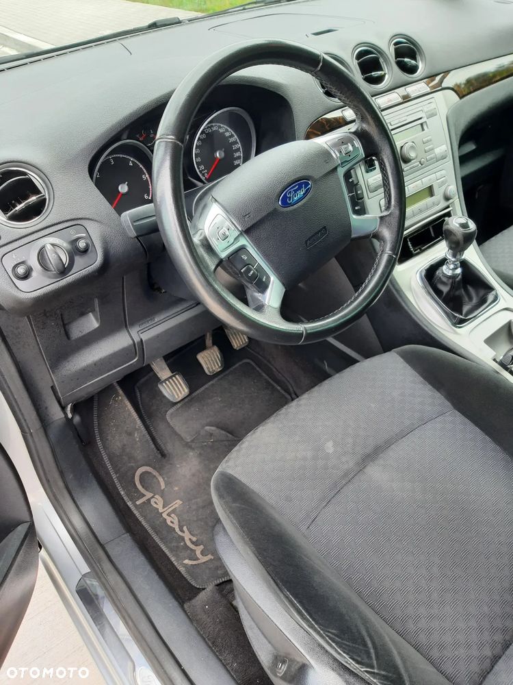 Ford Galaxy - 8
