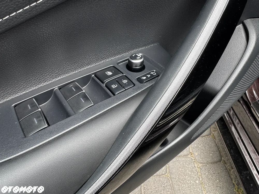 Toyota Corolla 1.8 Hybrid Executive - 13